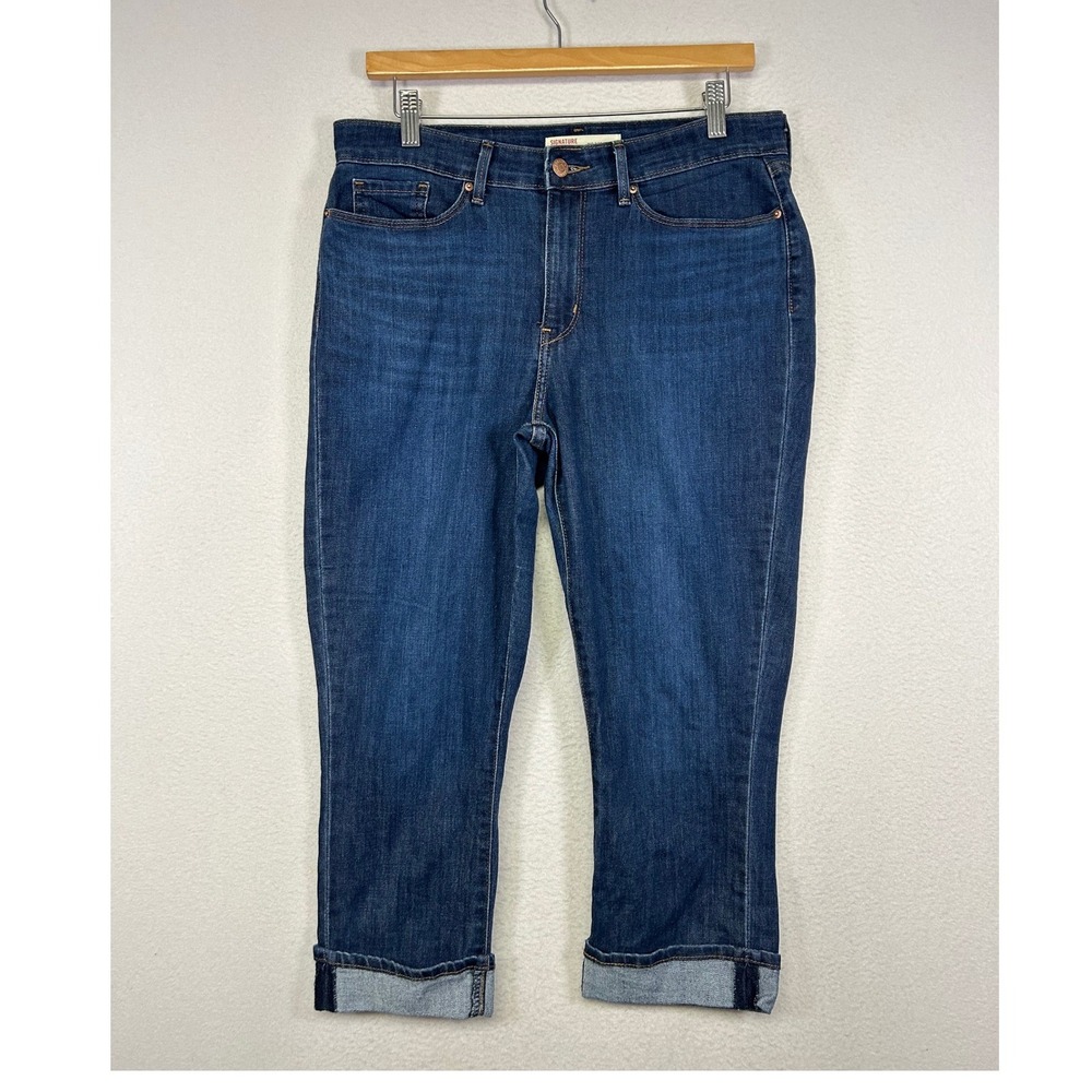 Casual Signature by Levi Straussā Womens 6 W28 Blue Mid Rise Capri Cuffed Jeans